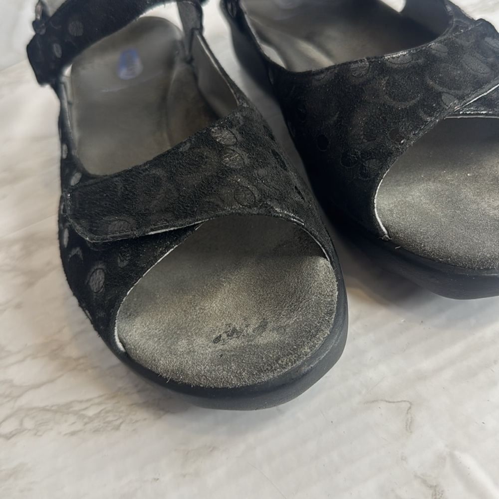 Wolky Pichu Women's Open Toe Flat Ankle Strap Comfort Sandals Black 9.5 - Picture 4 of 10